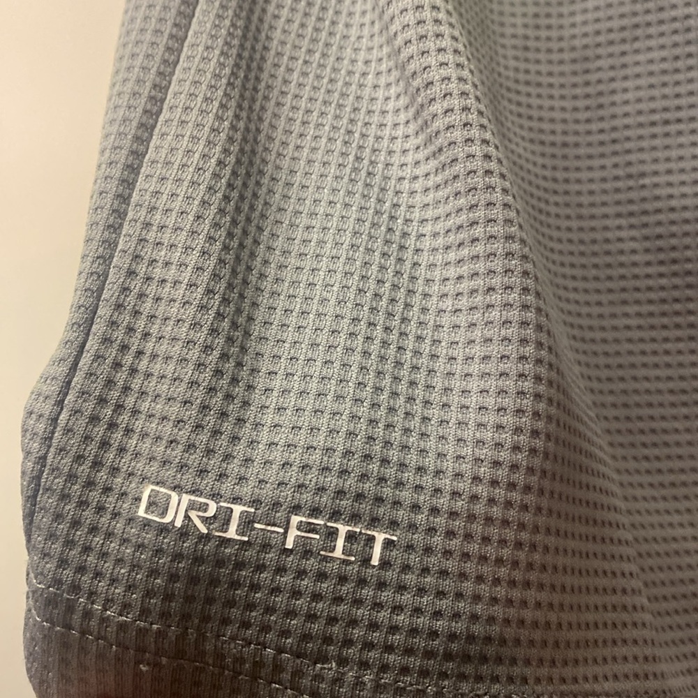Dri-fit Nike long sleeve tee - Picture 5 of 5